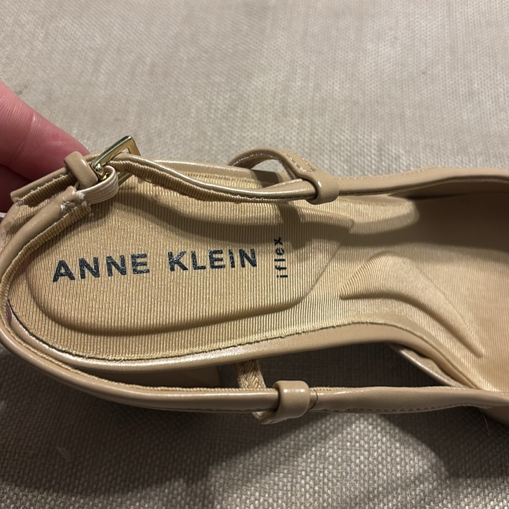 Anne Klein Baxter Pump - Picture 7 of 11